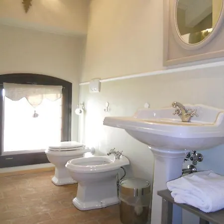Relais Giulia * Местрино