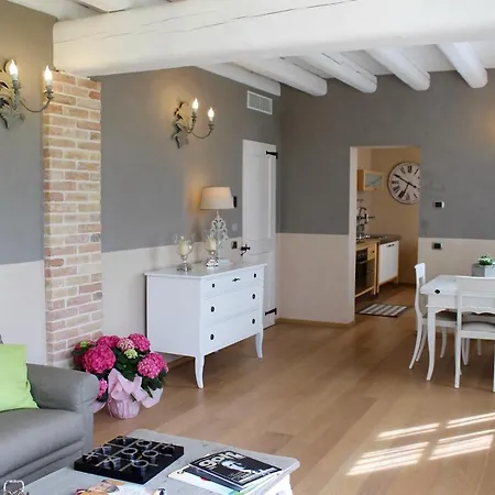 Relais Giulia Местрино